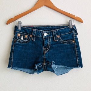 True Religion dark blue cutoff shorts - size 26